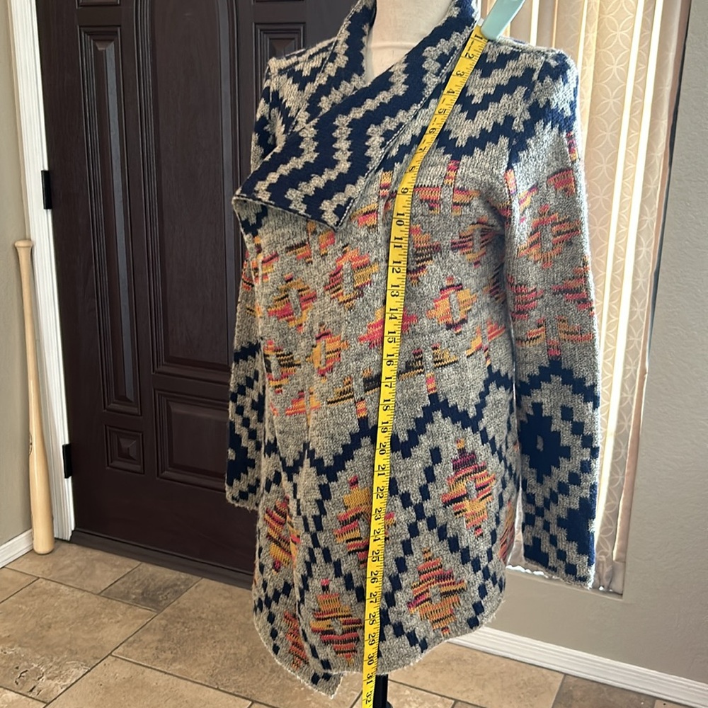 Geometric Patterned Open Front Sweater - Picture 9 of 11